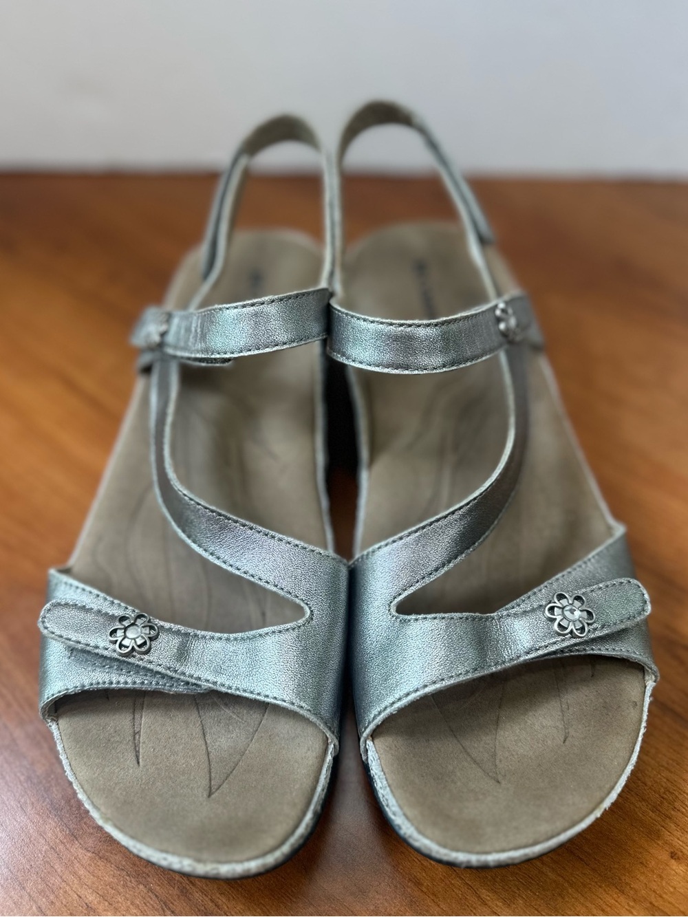 Romika Fidschi 54 Womens Leather Metallic Silver Slingback Sandals Floral Sz 9.5